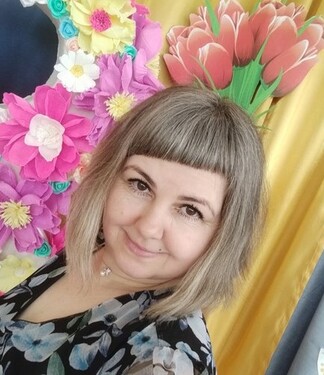 Няня-воспитатель Юлия: 17 лет в саду, опыт с младенцами | Агентство «Один дома»