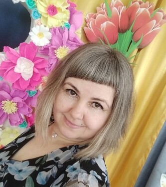 Няня-воспитатель Юлия: 17 лет в саду, опыт с младенцами | Агентство «Один дома»