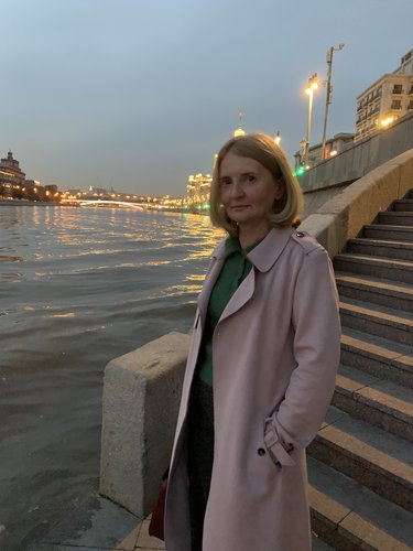 Няня-гувернантка Лариса: опыт 21+ год, международная практика | Агентство «Один дома»
